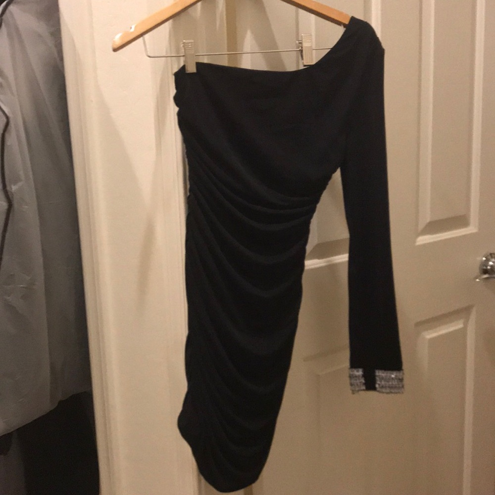 Beautiful ruched black dress